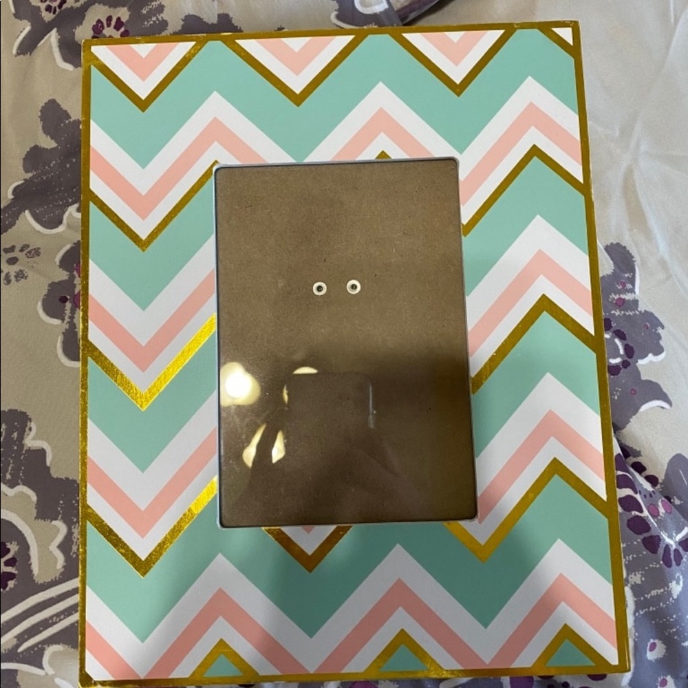 Chevron picture frame